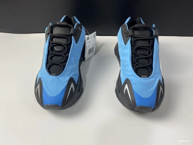 Yeezy 'Bright Cyan' ADIDAS 700 GZ3079 MNVN Boost 0724